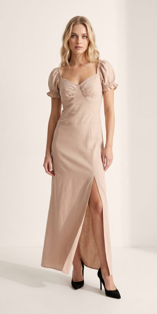 VESTIDO CON COPAS Y ABERTURA